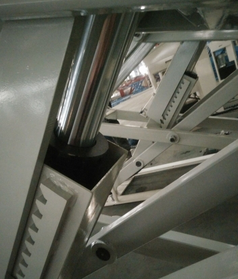 Full Rise Scissor Design 3500kgs Garage Auto Lift